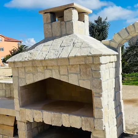 Stonehouse-pag Povljana