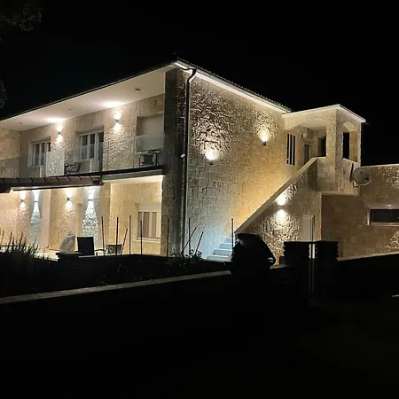 Stonehouse-pag *