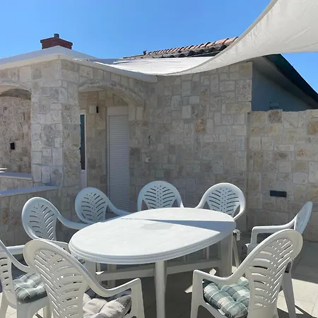 Апартаменты Stonehouse-pag