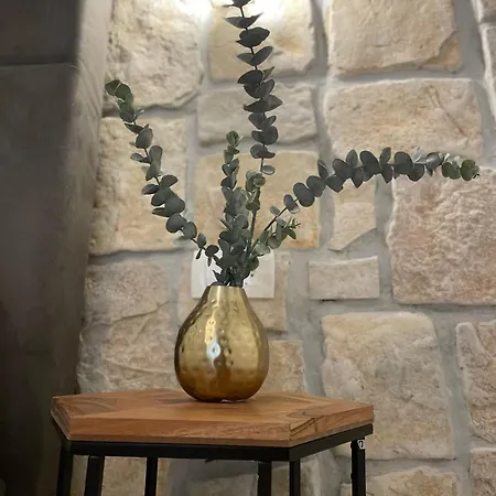 Stonehouse-pag Apartment *