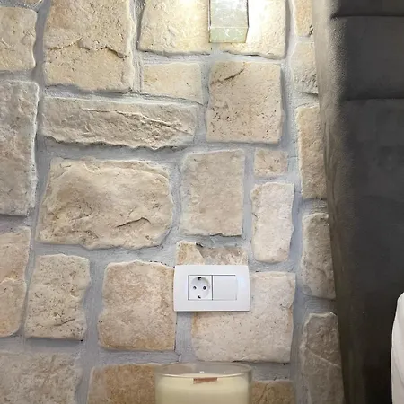 Stonehouse-pag Povljana