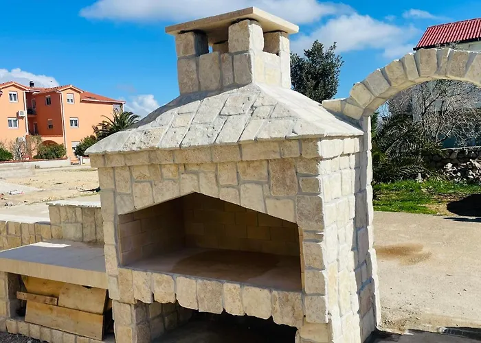 Stonehouse-pag Povljana